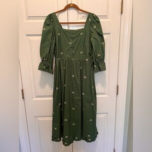 Gorgeous holiday dress! **Never worn*** Super adorable  bow detail!!